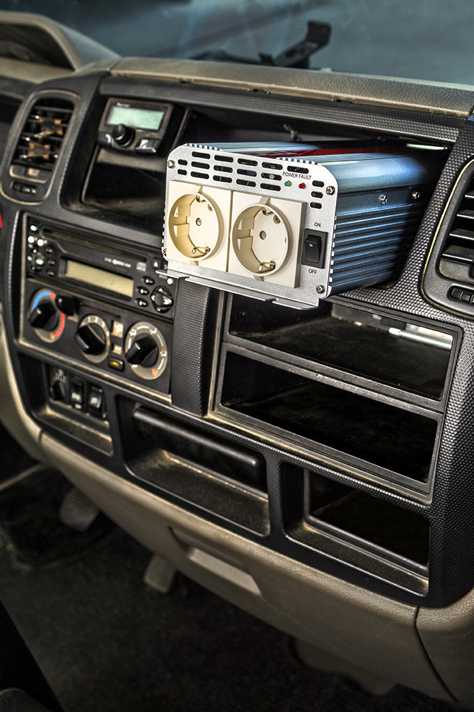 Inversor Onda Modificada Gama Premium 24v 600W DCU. Mod. 374024600M-11778.jpg