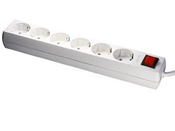 [55503AVA] Base múltiple de tres tomas con obturador, con cable e interruptor luminoso bipolar On-Off.